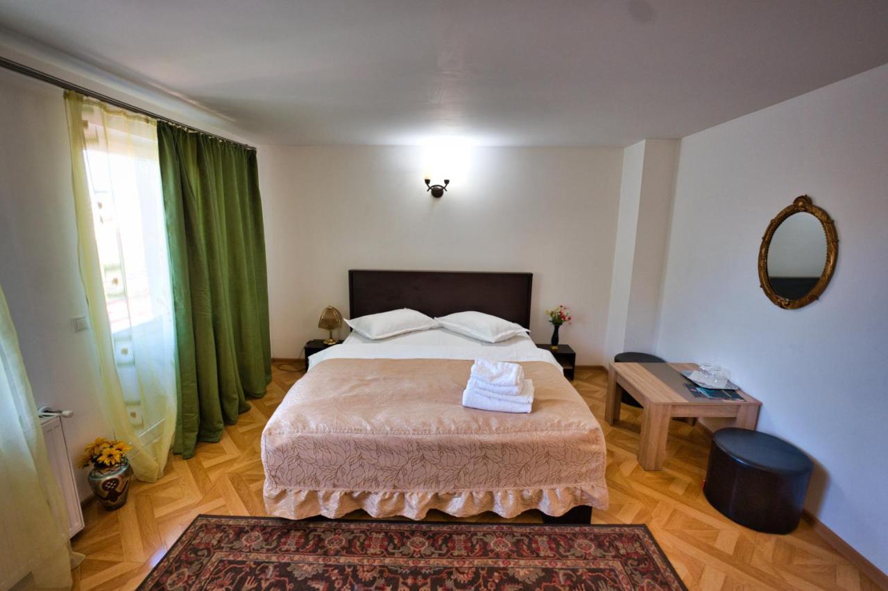 Vila Victoria Râmnicu Vâlcea Eksteriør billede