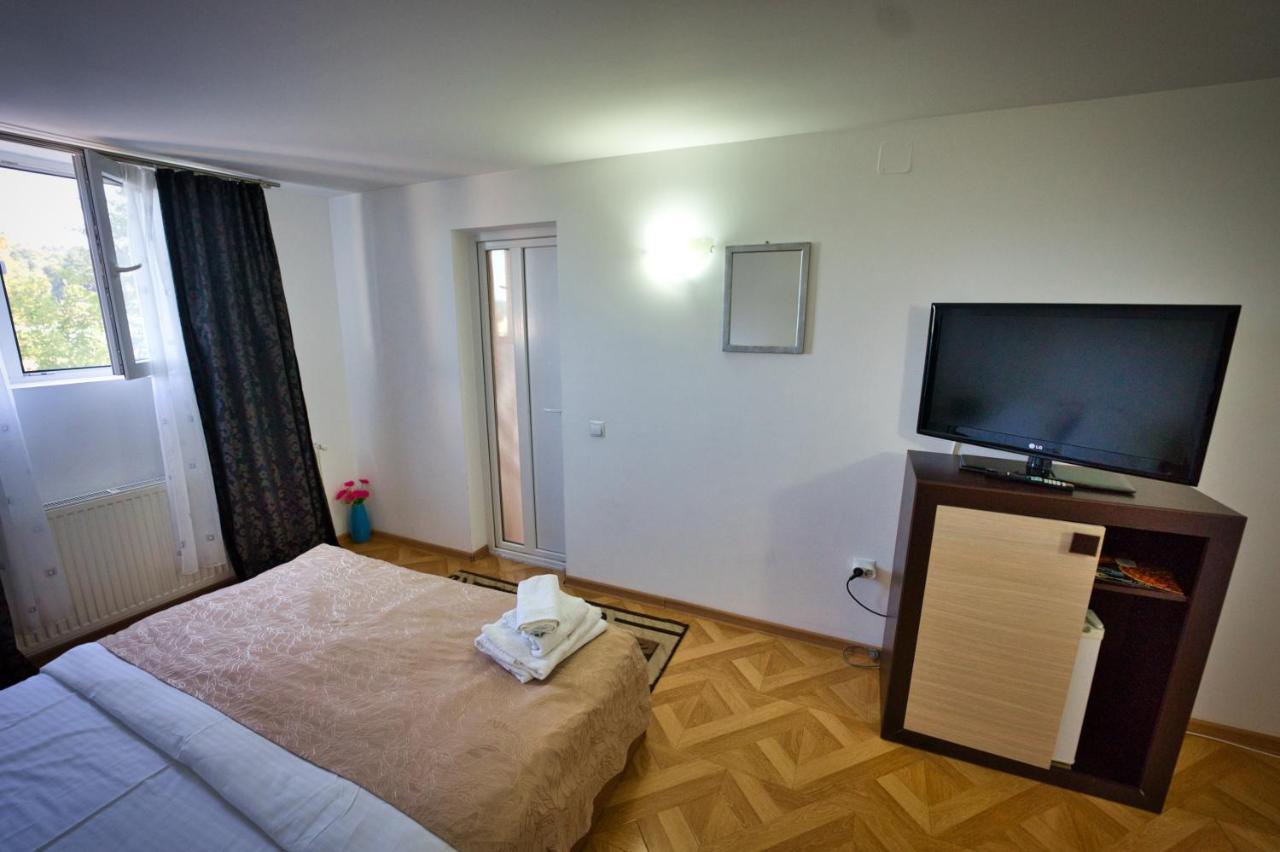 Vila Victoria Râmnicu Vâlcea Eksteriør billede